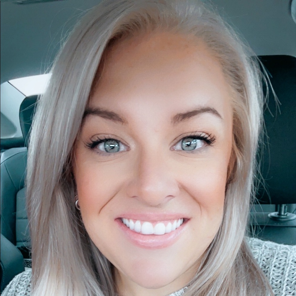 Meet your Posher, Andrea